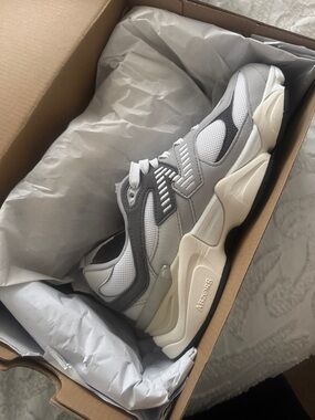 New Balance Gray and White Chunky Runner
